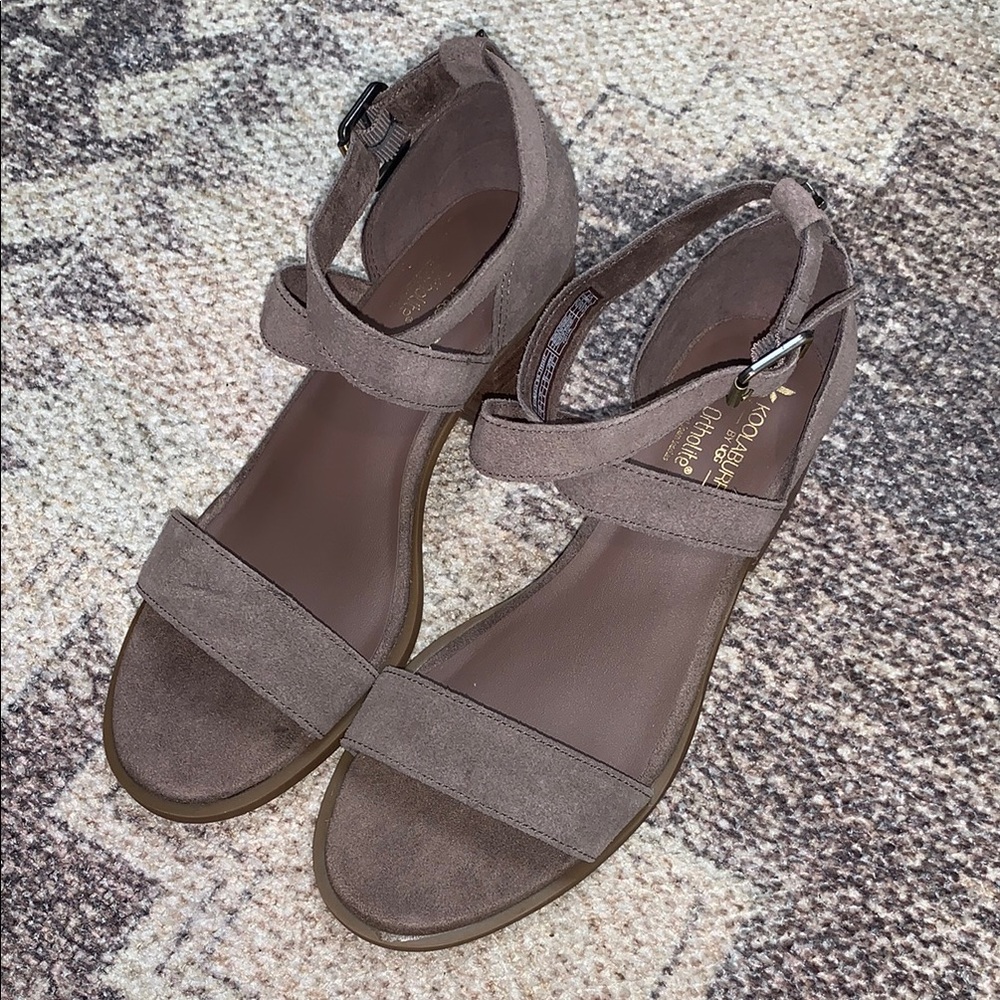 Koolaburra by UGG eliani ortholite foam new suede taupe sandals